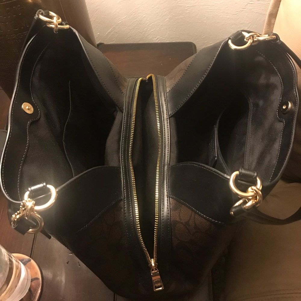 Coach Lexy Shoulder Bag in Signature Canvas - Picture 5 of 5